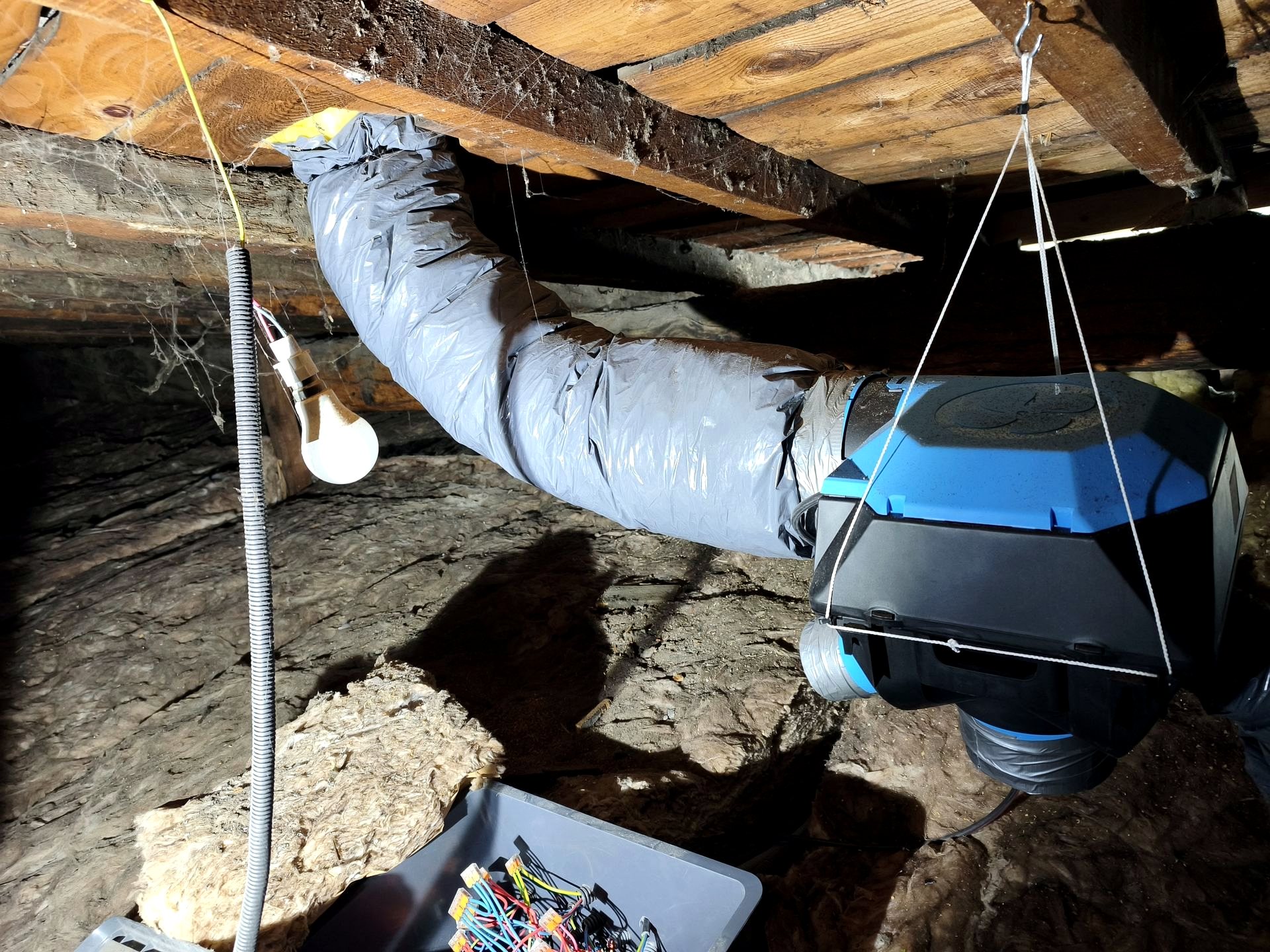 Caisson en combles — Ventilation VMC VSD Énergie